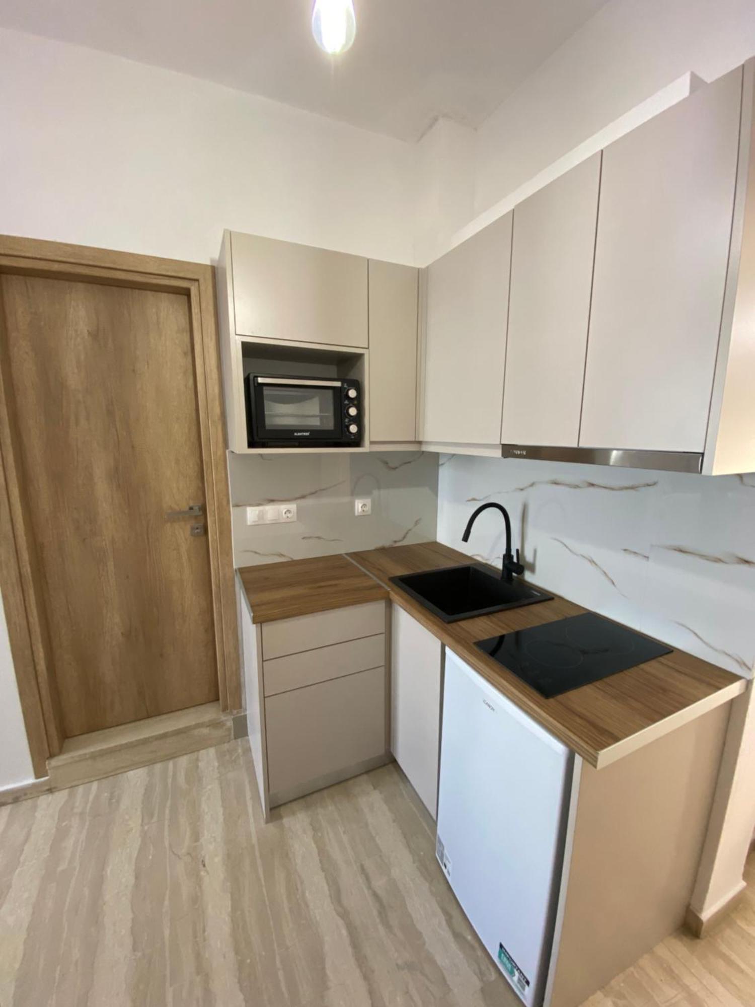 Akrogiali Apartments บาร์บาตี ภายนอก รูปภาพ