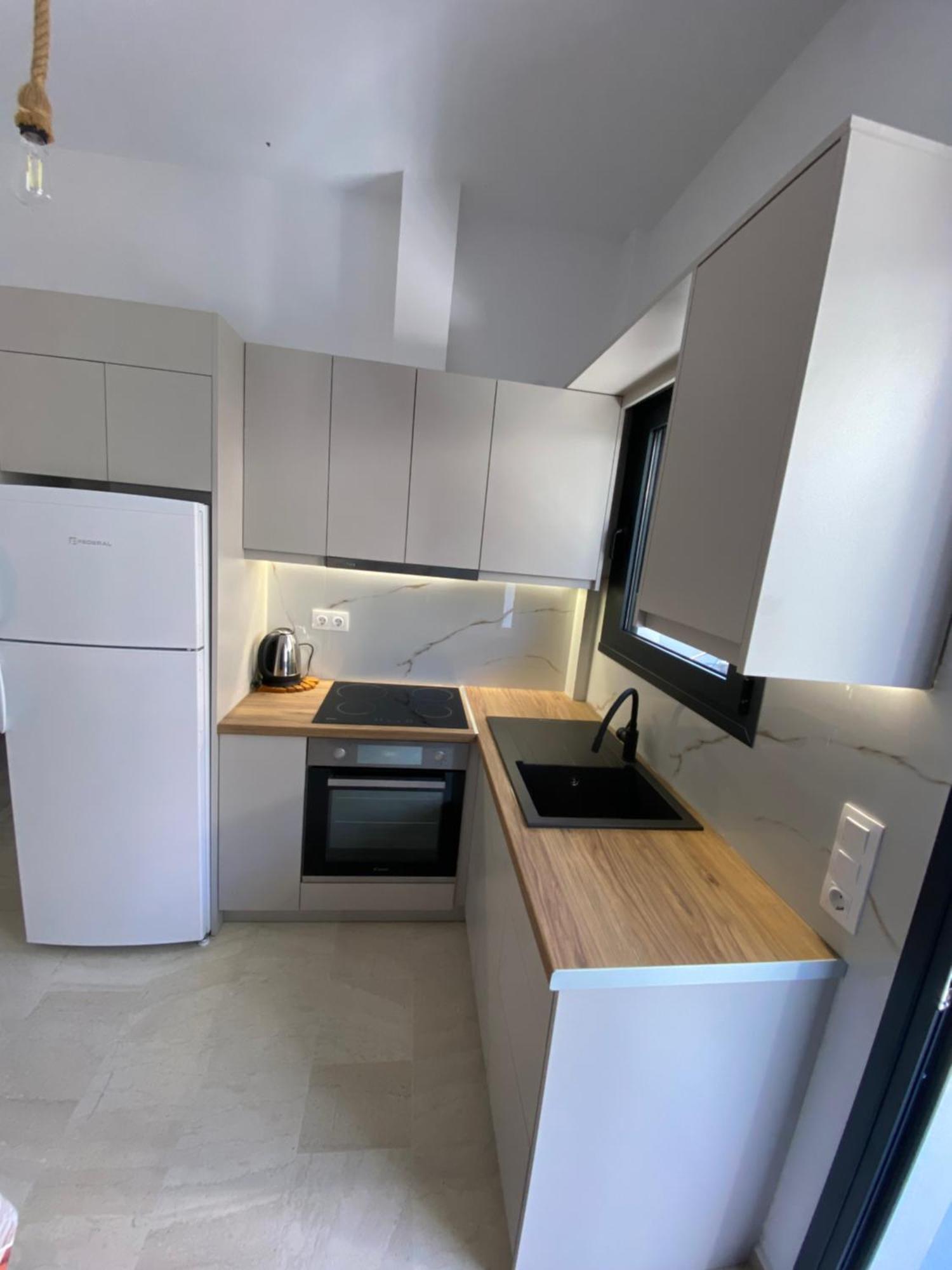 Akrogiali Apartments บาร์บาตี ภายนอก รูปภาพ