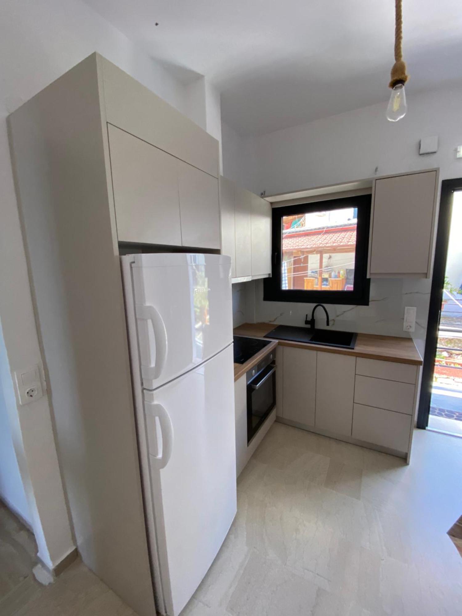Akrogiali Apartments บาร์บาตี ภายนอก รูปภาพ